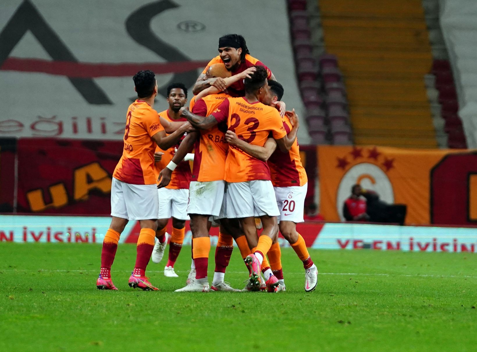 Galatasaray, İstanbul'un İlk UWCL Bağlantısını Gerçekleştirirken Tarih Yazmaya Çalışıyor
